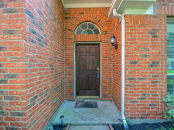 5th image of 1823 Taylor Creek Dr