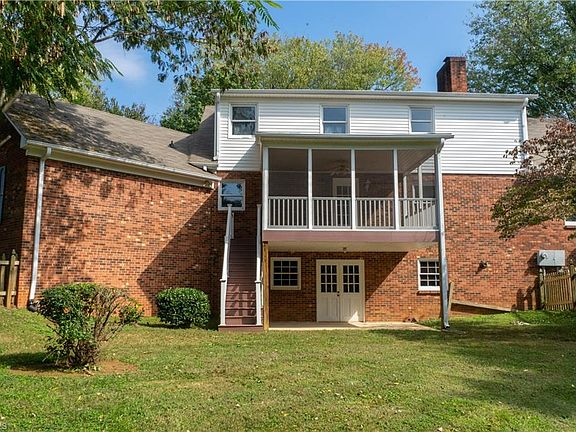 4th image of 3908 Leinbach Dr