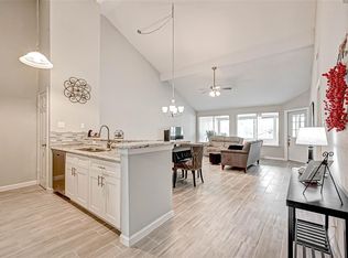 659 E Country Grove Cir, Pearland, TX 77584