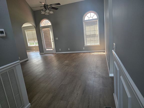 4th image of 112 Irish Oaks Dr