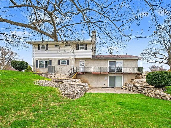 3rd image of 23456 Greenleaf Blvd
