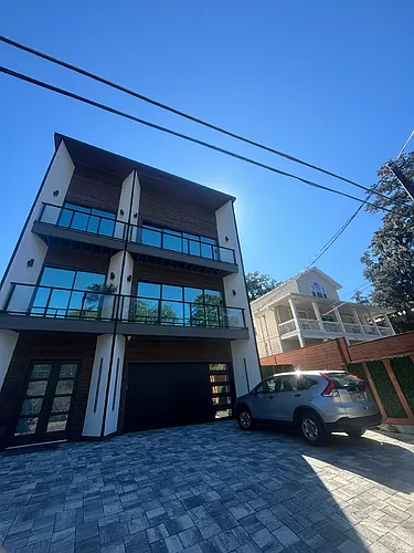 415 E 7th Ave #B Photo 1