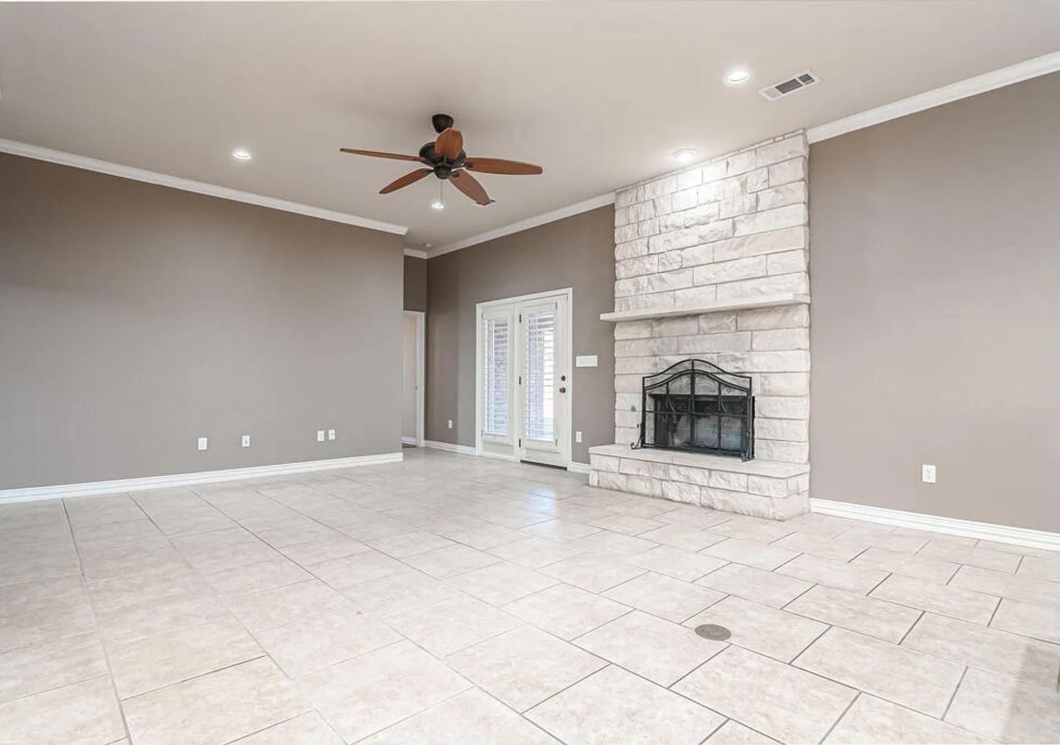 4913 Woodhollow — Photo 4