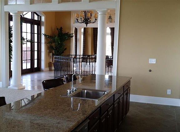 5th image of 464 Plantation Oaks Dr