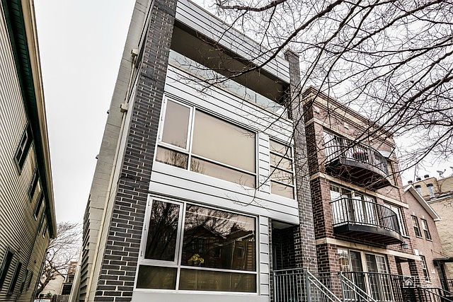 1st image of 1452 W Walton St #1