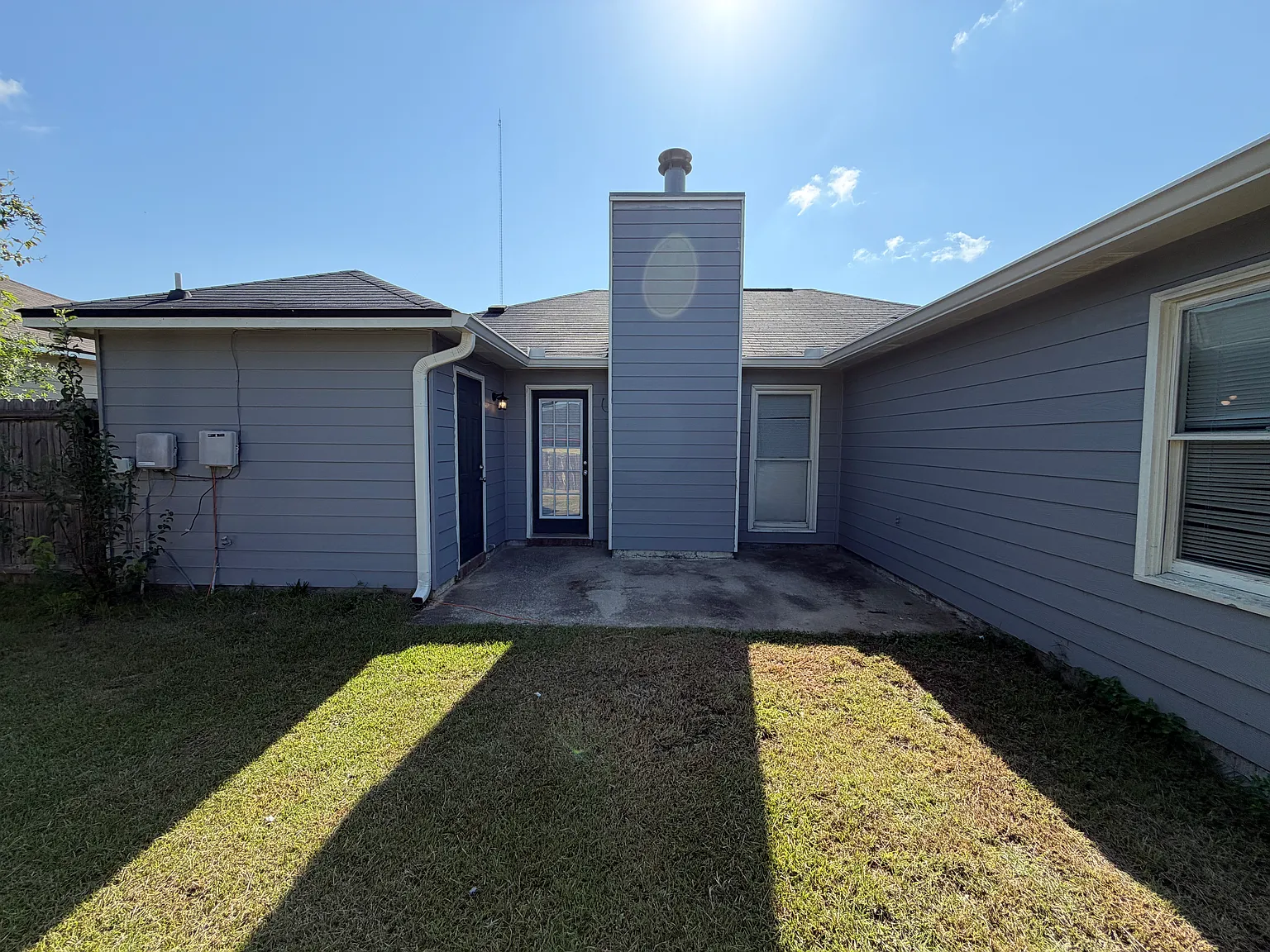 3 bed, 2.0 bath, 1449 sqft, $1,395 — Photo 3