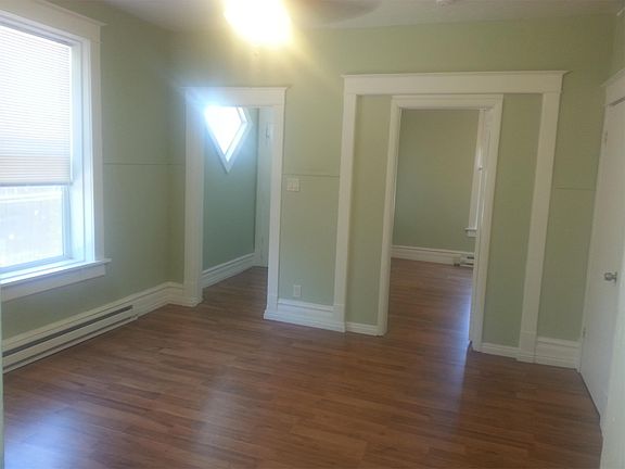 2nd image of 412 Van Ness Pl