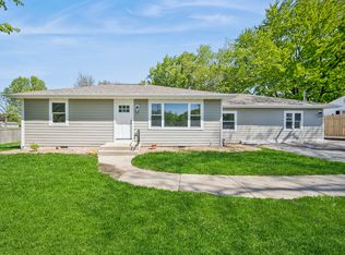 1817 Kingsway Dr S, Aurora, IL 60506