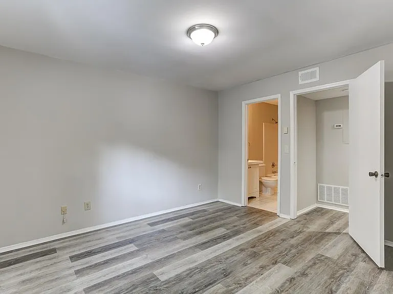 2512 Huntingdon Chase — Photo 7