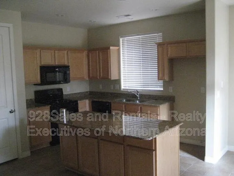 537 W Nugget Trl — Photo 28