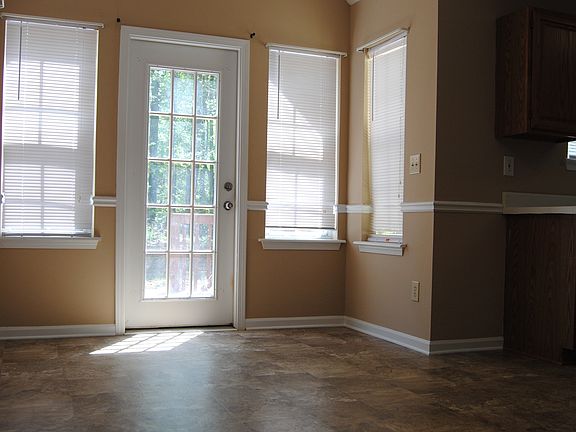5th image of 3054 Ashly Forest Dr