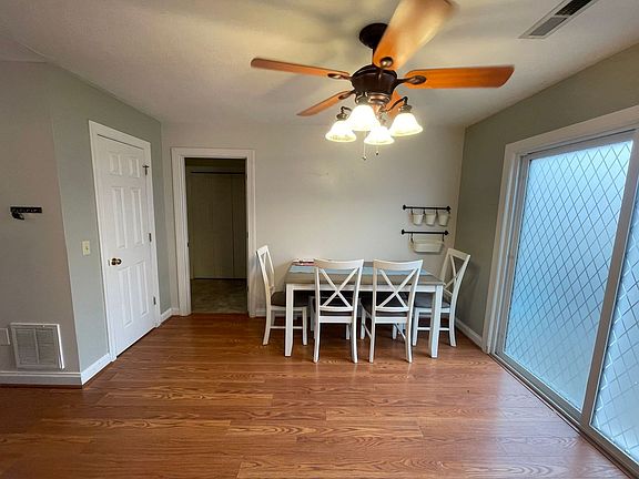 5th image of 255 Silver Leaf Dr