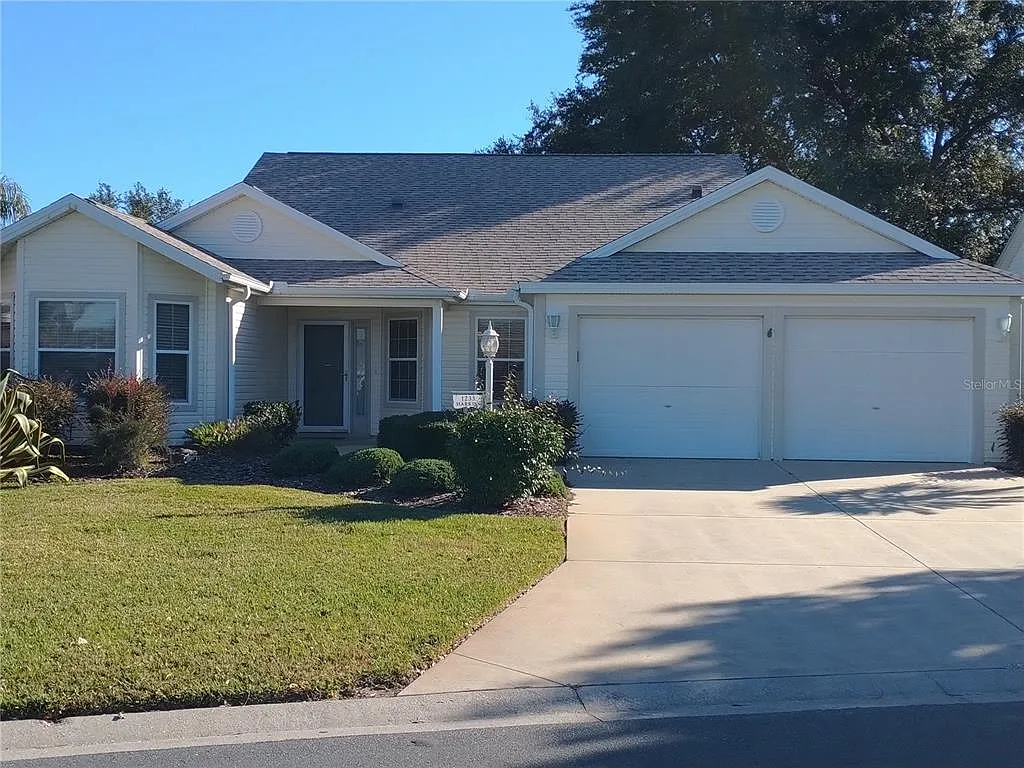 3 bed, 2.0 bath, 1928 sqft, $2,700 — Photo 2