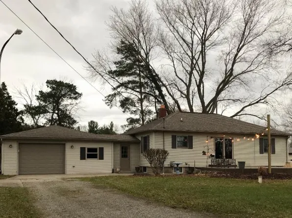 429 Romain Rd, Caro, MI 48723