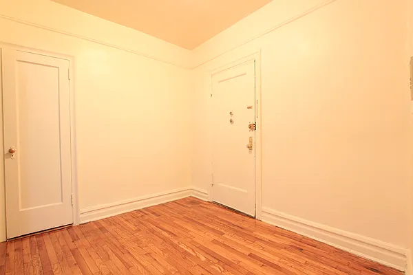 Rented by Douglas Elliman | media 15