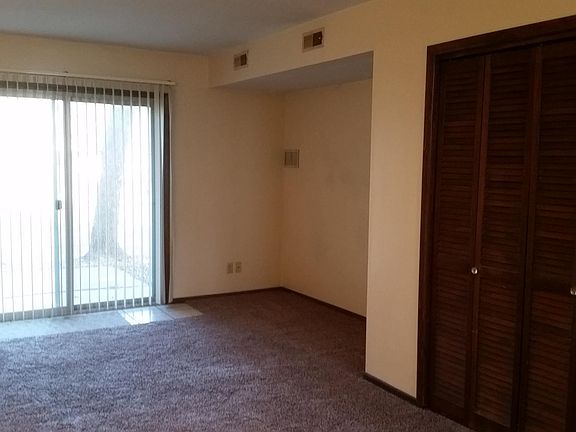 3rd image of 5421 S 42nd Street Ct