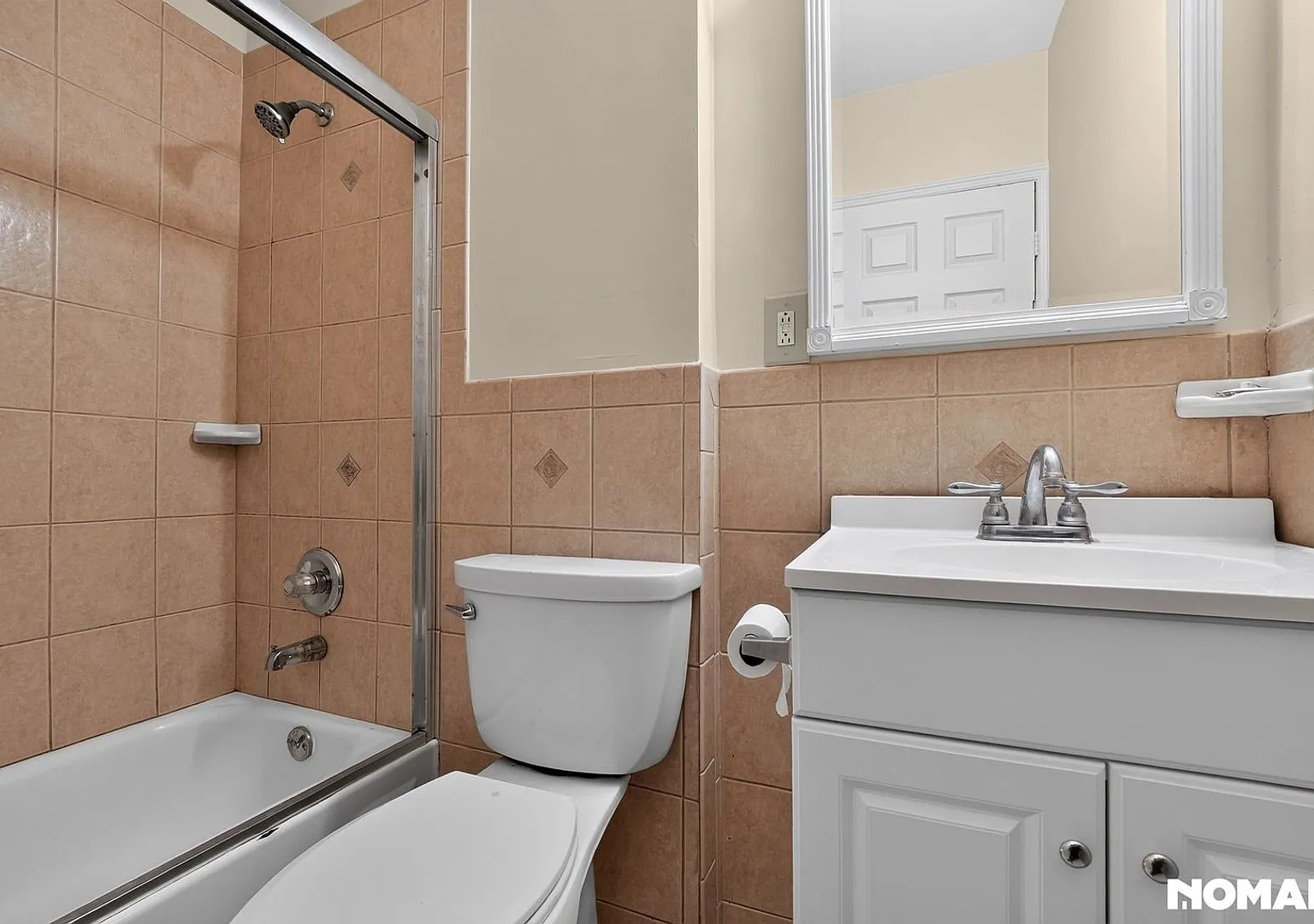 Charming 3BR Duplex in Poughkeepsie — Photo 4