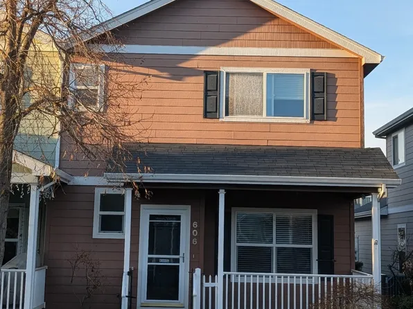 606 Blue Moon Dr, Central Pt, OR 97502