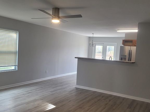 2nd image of 215 Daffodil Cir