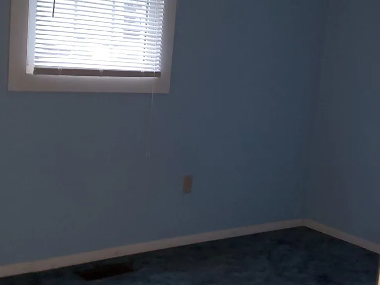 Eastmoor Dr — Photo 9