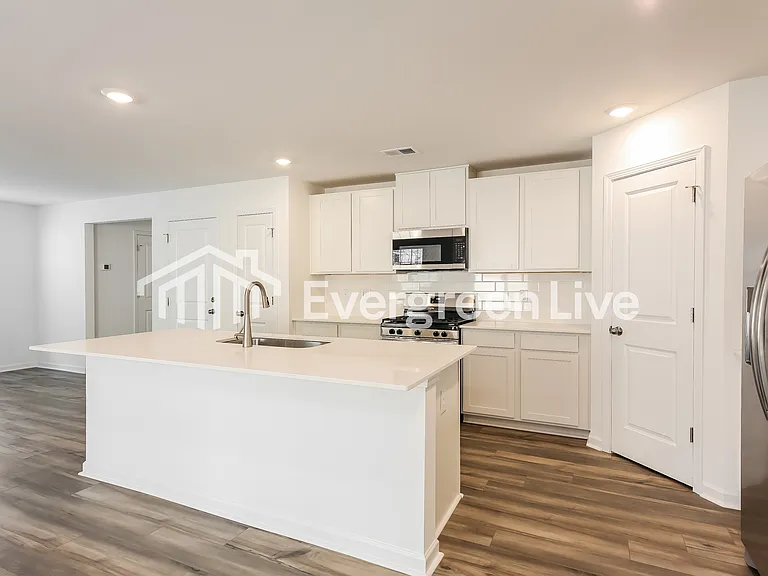 1381 Hugh Mack Ct — Photo 7