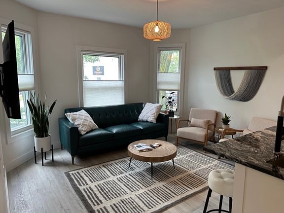 2nd image of 609 Frankfort Ave