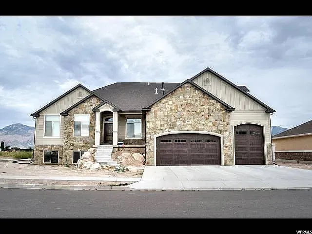 1934 S 2575 W — Photo 1
