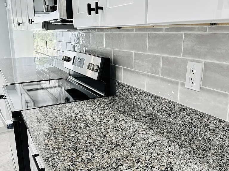 489 Lenox Ave — Photo 17