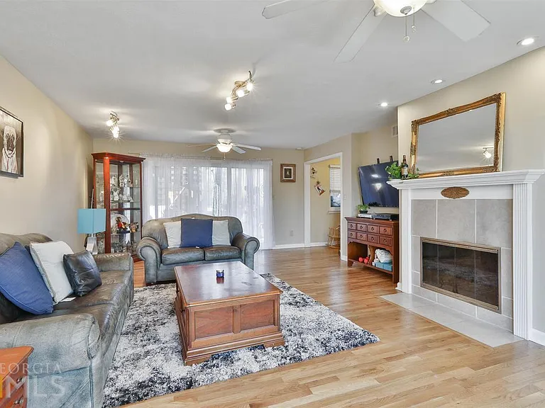 13 Northlake Dr #13 — Photo 10