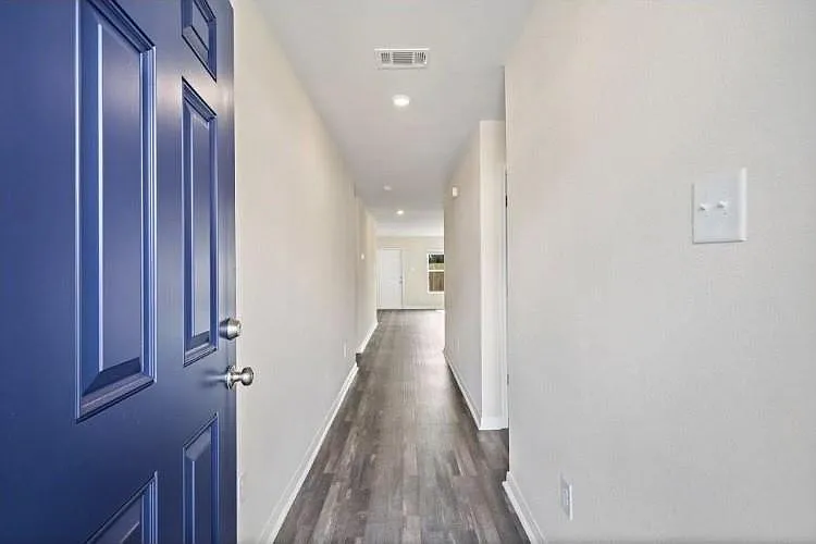 4 bed, 2.0 bath, 1393 sqft, $1,650 — Photo 3