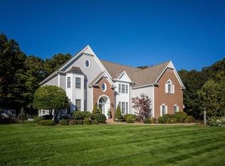 18 Smith Rd, Hopkinton, MA 01748