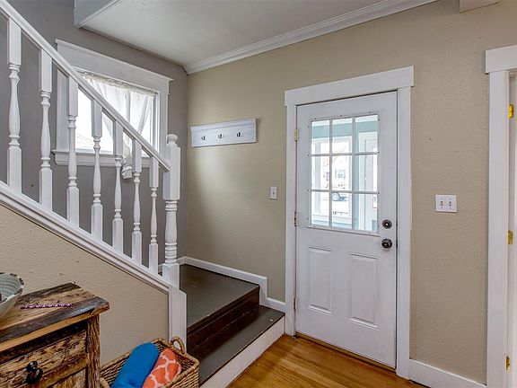 3rd image of 813 W York Ave