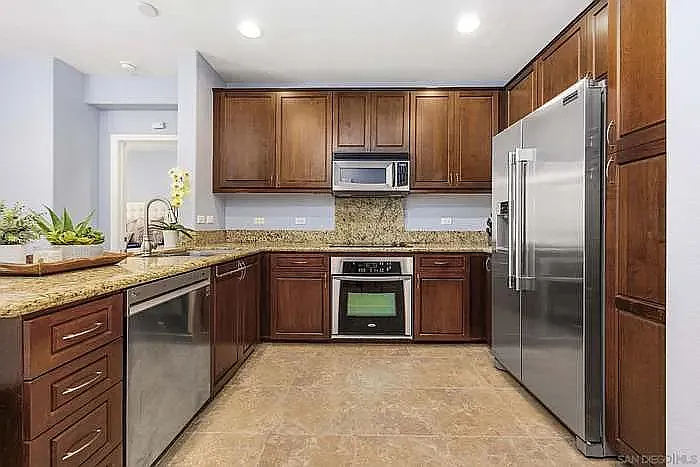 2 bed, 1052 sqft, $3,500 — Photo 4
