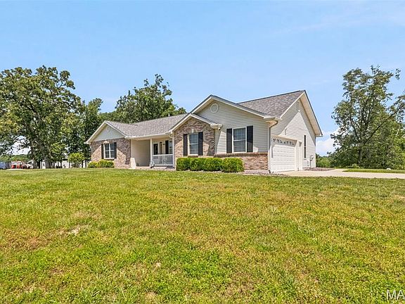 4th image of 451 Birkhead Rd