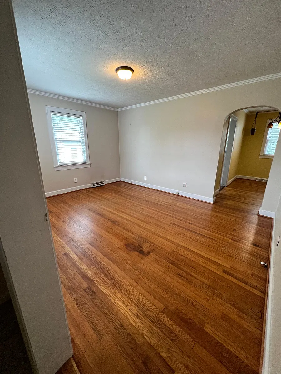 Building Photo - 5621 Killarney Pl