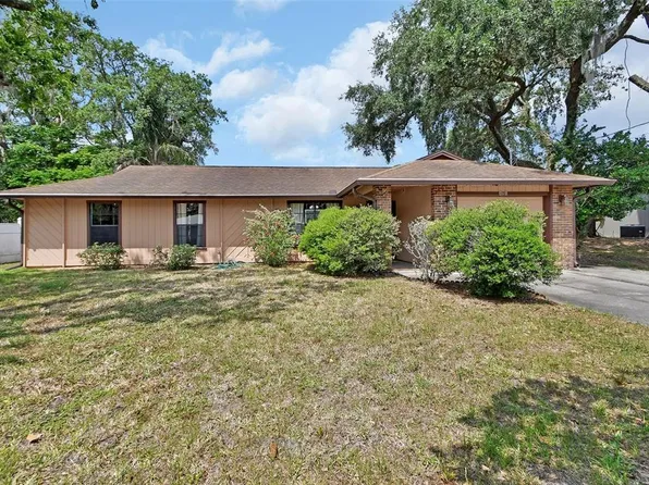 416 N Blue Lake Ter, Deland, FL 32724