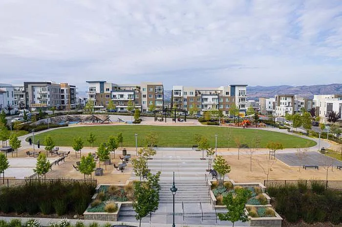 Llano De Los Robles Ave, San Jose — Photo 2