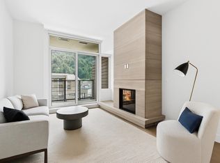 6687 Nelson Ave #405, West Vancouver, BC V7W2B2