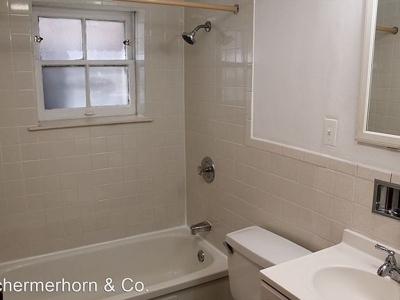 2nd image of 1008-12 Crain St #1145