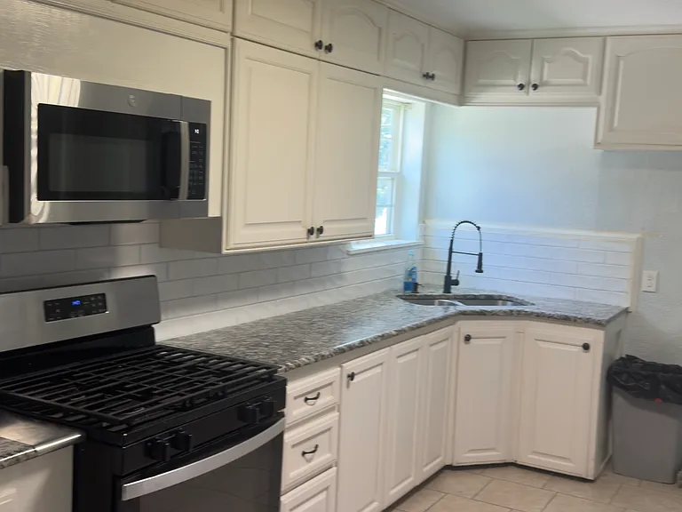 1608 Mockingbird Ln — Photo 9