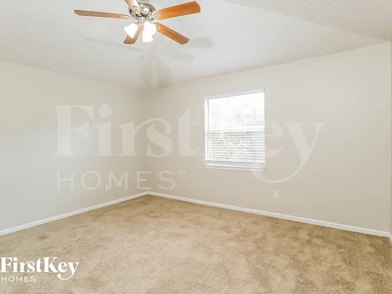 3021 Caroline Crest Dr E — Photo 11
