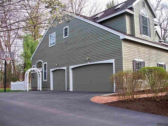 3rd image of 5 Lancashire Ct