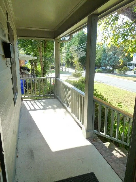 3 Blocks to Rosemary & Franklin St.! Walk to Campus from this cool house w/ deck, parking & more! — Photo 3