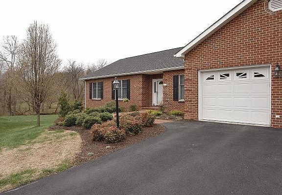 4th image of 1421 Cravens Creek Ln SW