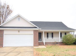 5312 Ahoskie Dr, Hope Mills, NC 28348