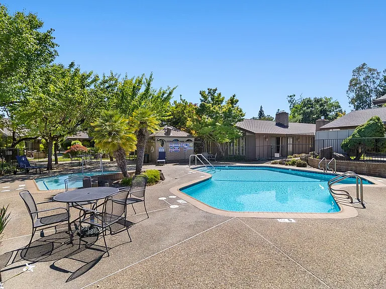 2800 Calle Vista Way — Photo 49