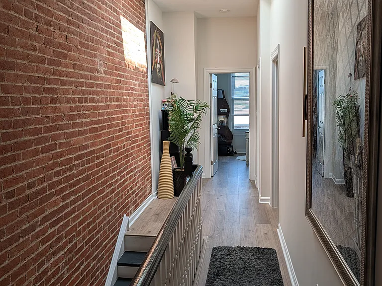616 E St NE #A — Photo 17