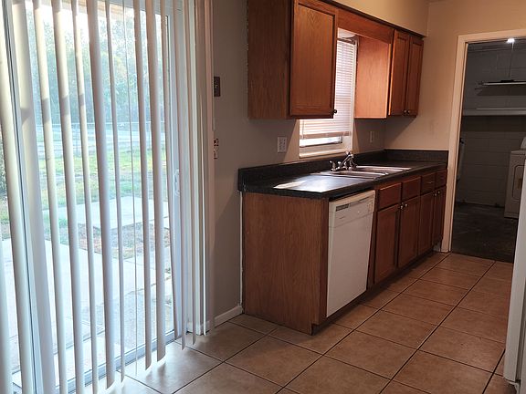 3rd image of 10820 Margaret Dr