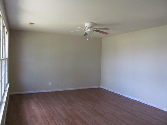 2nd image of 102 Russell St