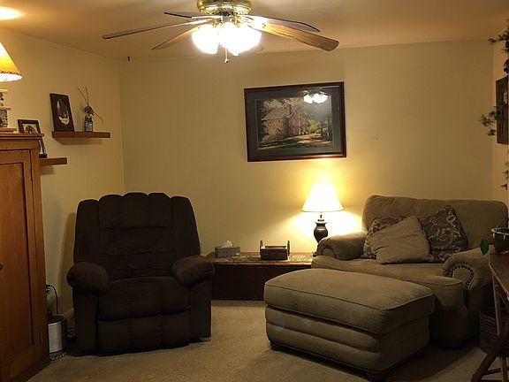 3rd image of 909 Weldon St